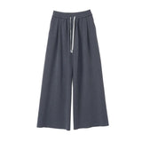 Casual Wide-Leg Pants with a Sporty Pleated Detail